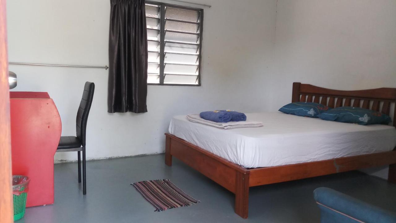 Tony'S Guesthouse At Teluk Bahang Batu Ferringhi Exterior foto