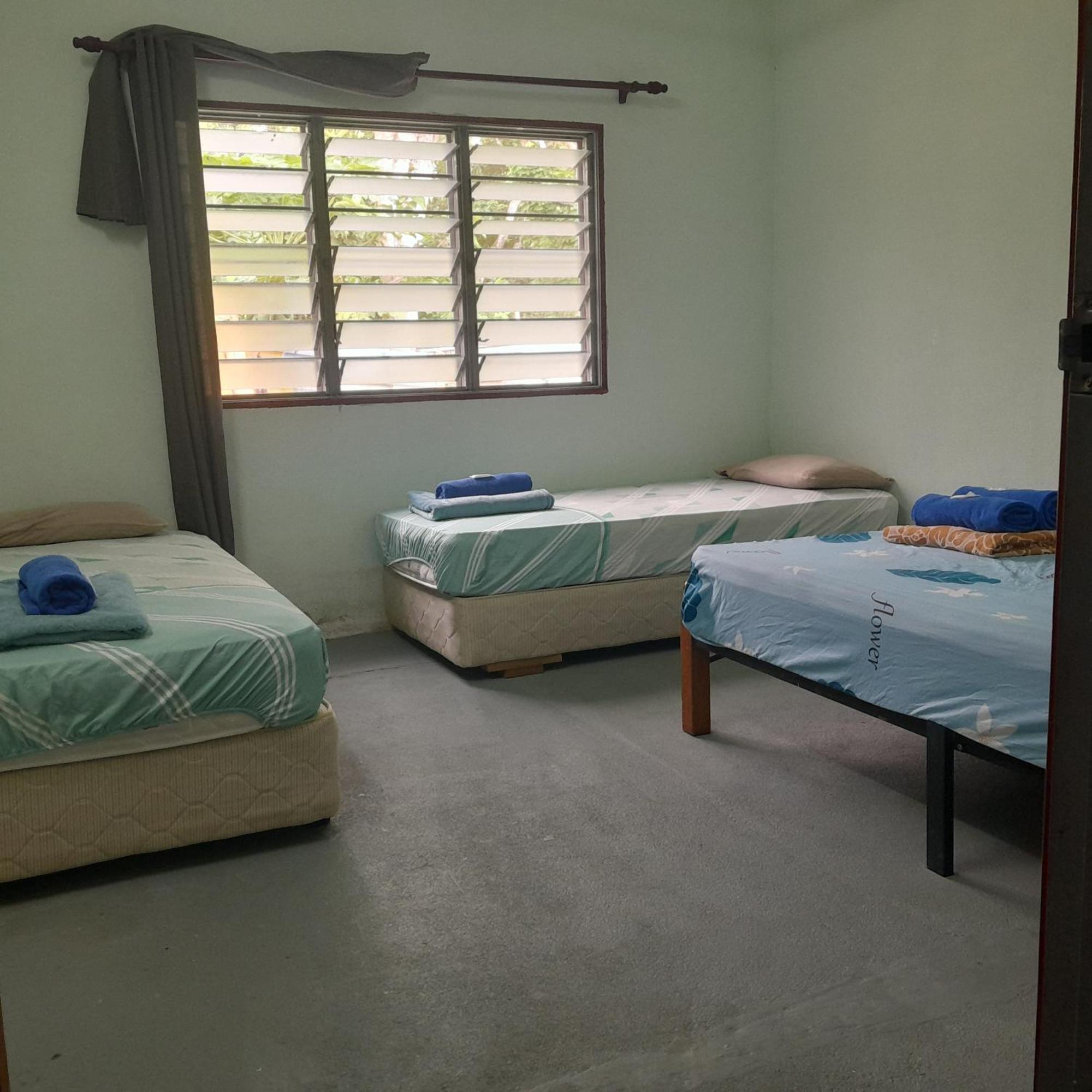 Tony'S Guesthouse At Teluk Bahang Batu Ferringhi Exterior foto
