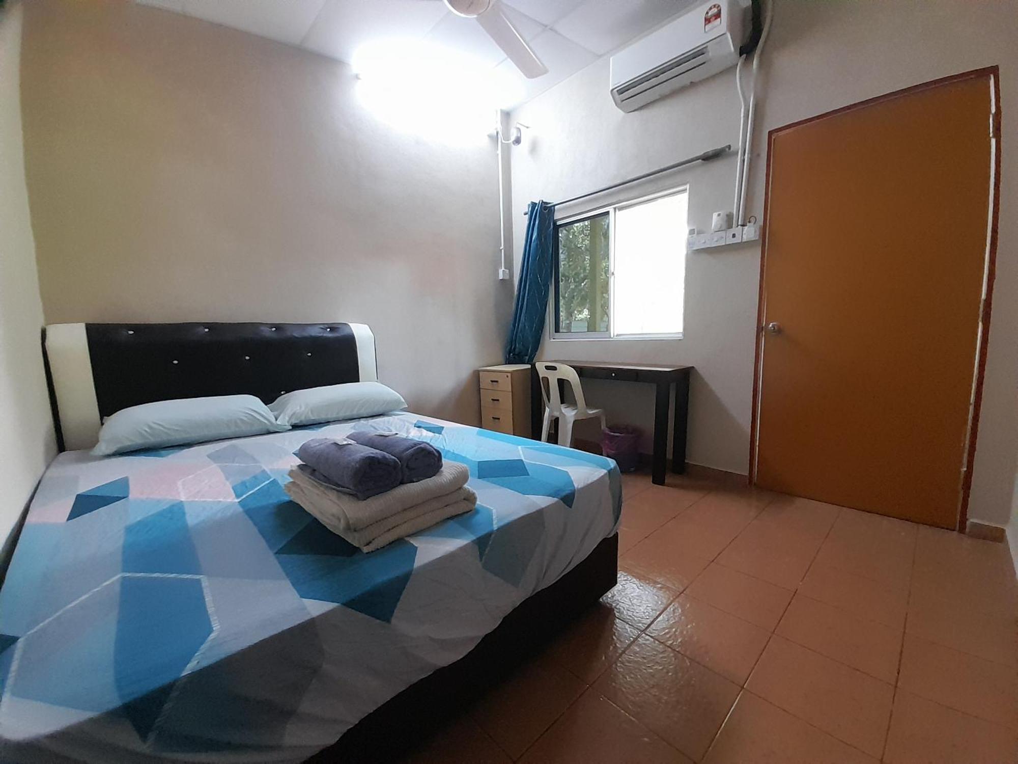 Tony'S Guesthouse At Teluk Bahang Batu Ferringhi Exterior foto
